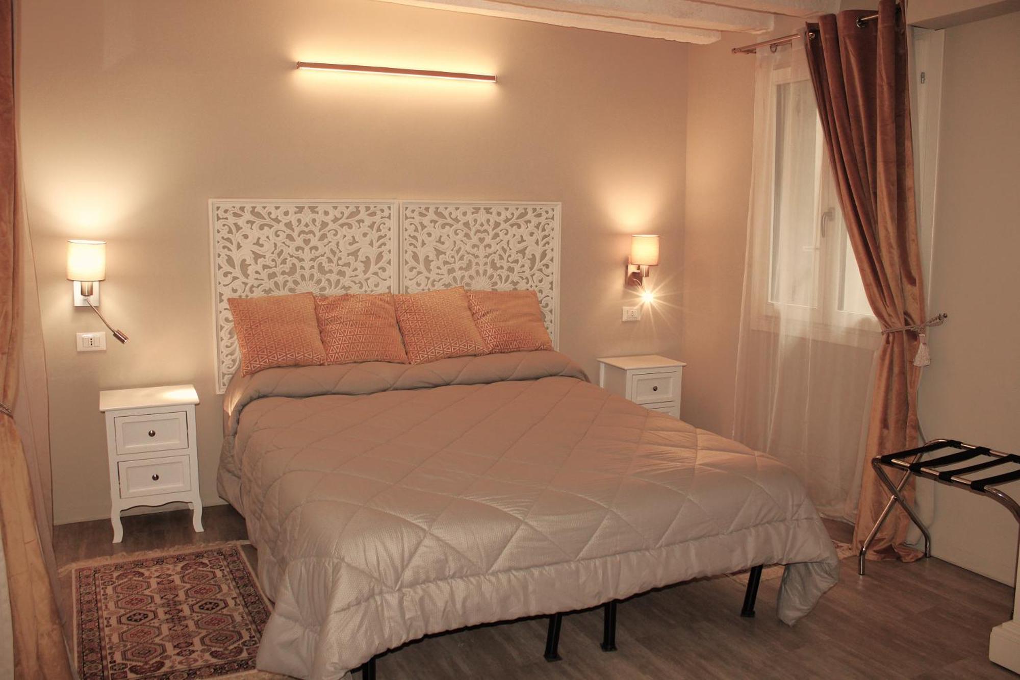 San Marco Fenice 3bdr 2bth Venice