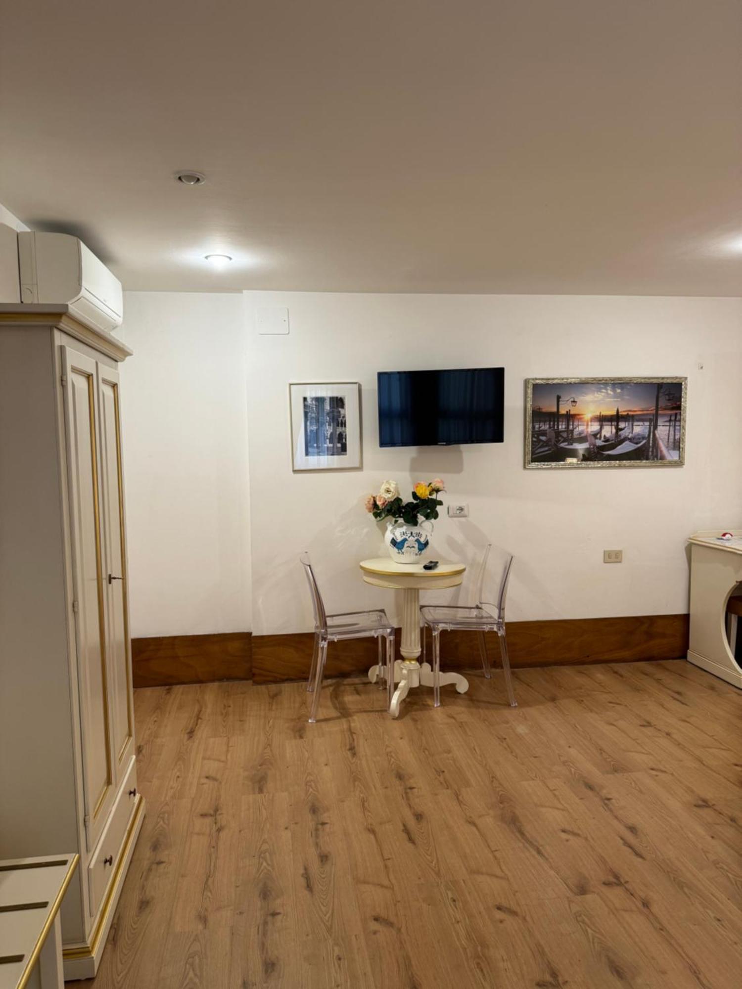 Ca' De Le Capuzine Guest house