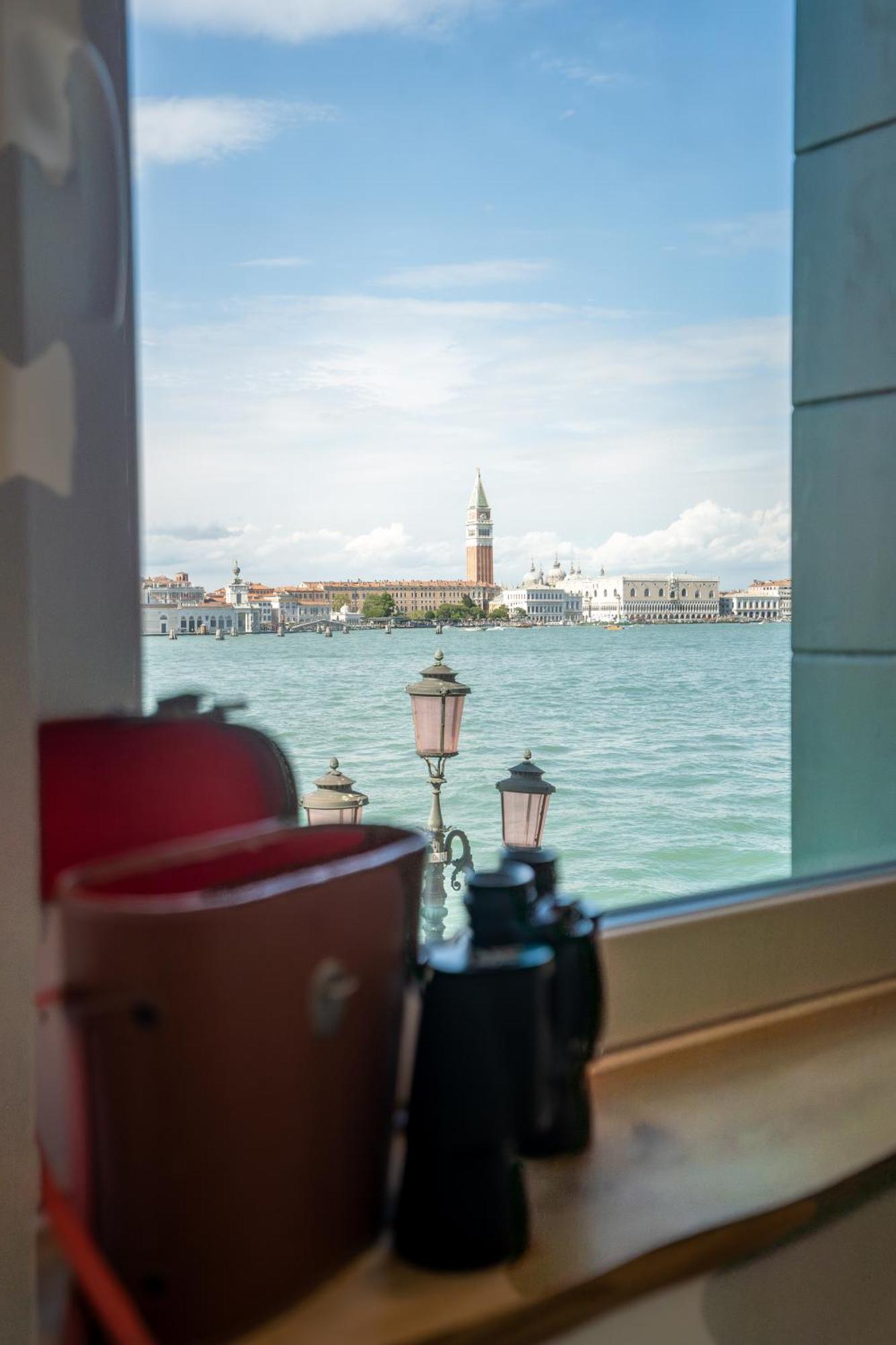 Apartment 3 Windows On St Mark - Waterfront Apartment Venice