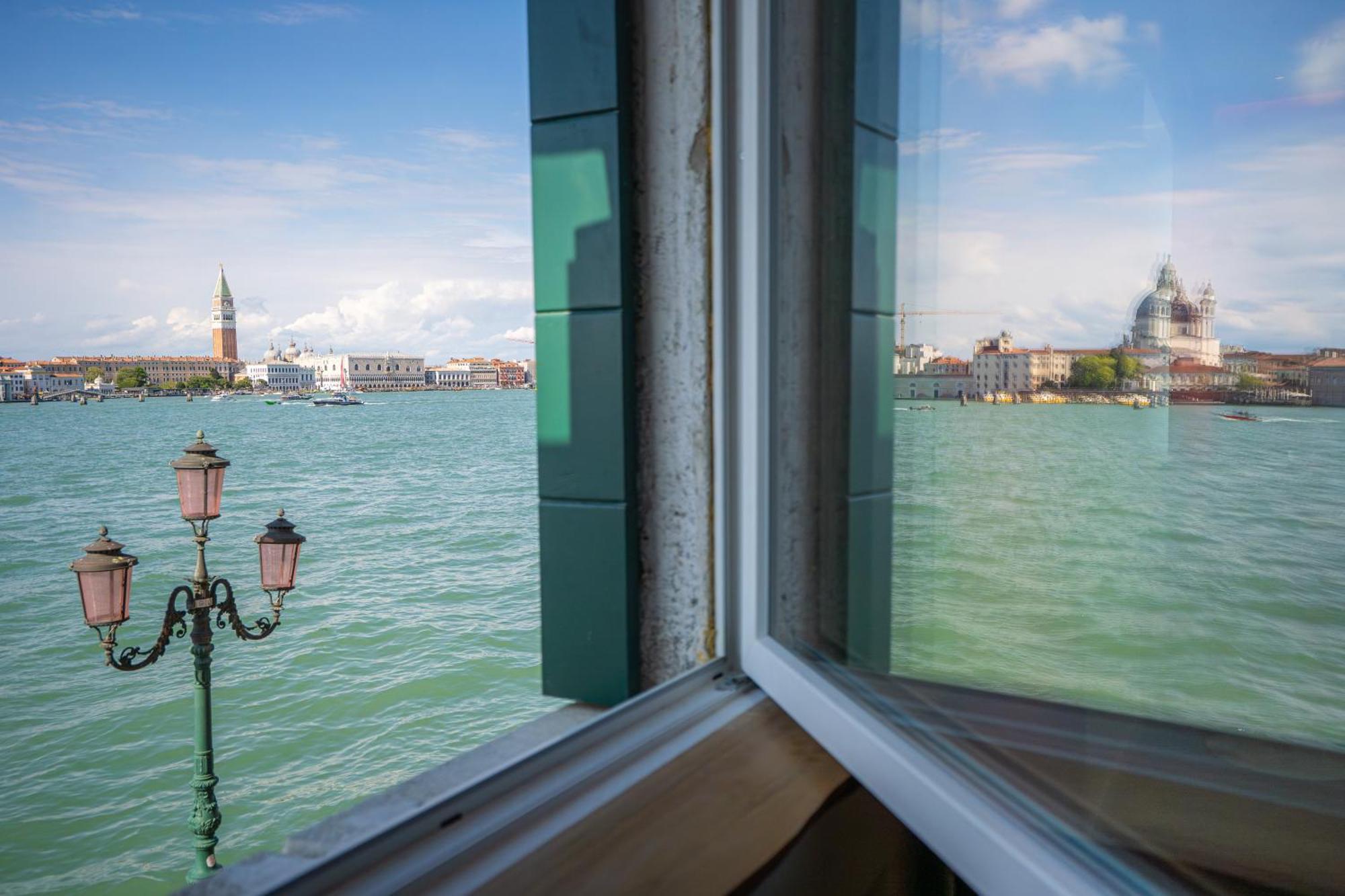 3 Windows On St Mark - Waterfront Apartment Venice