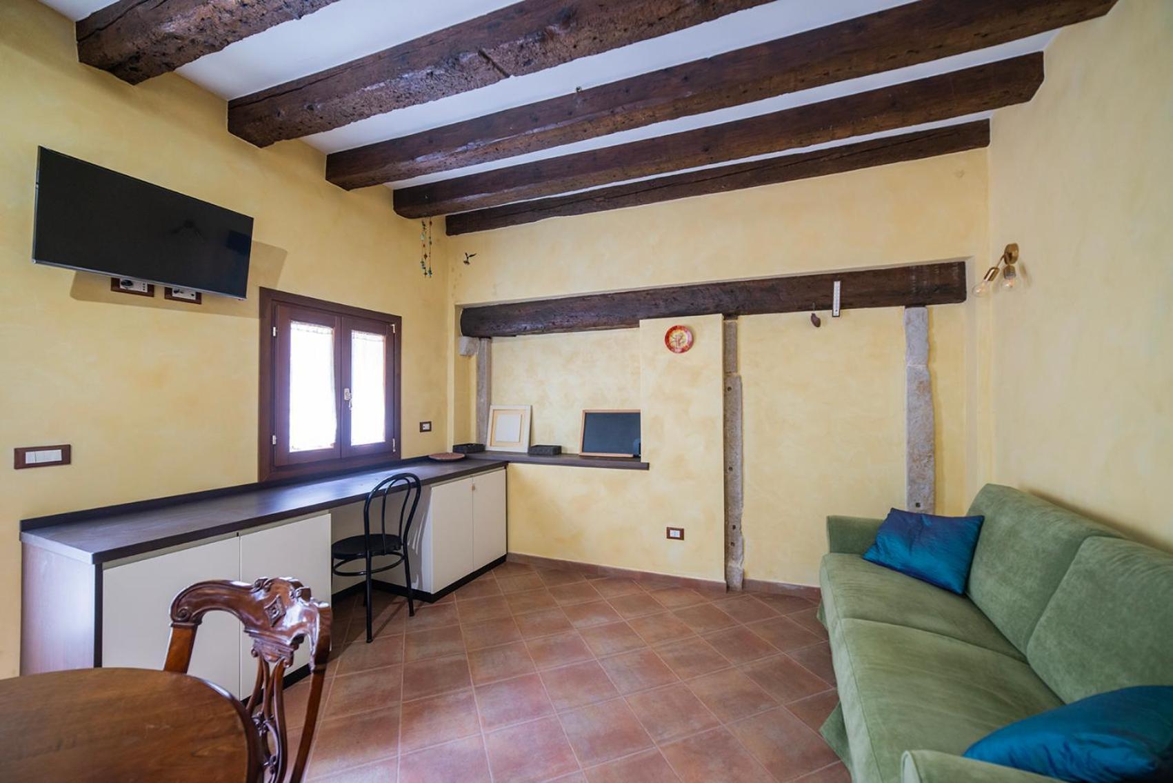 Secret Garden - Comfortable And Apartment *
