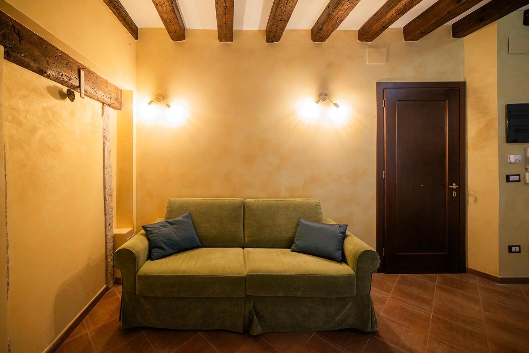 Secret Garden - Comfortable And Venice
