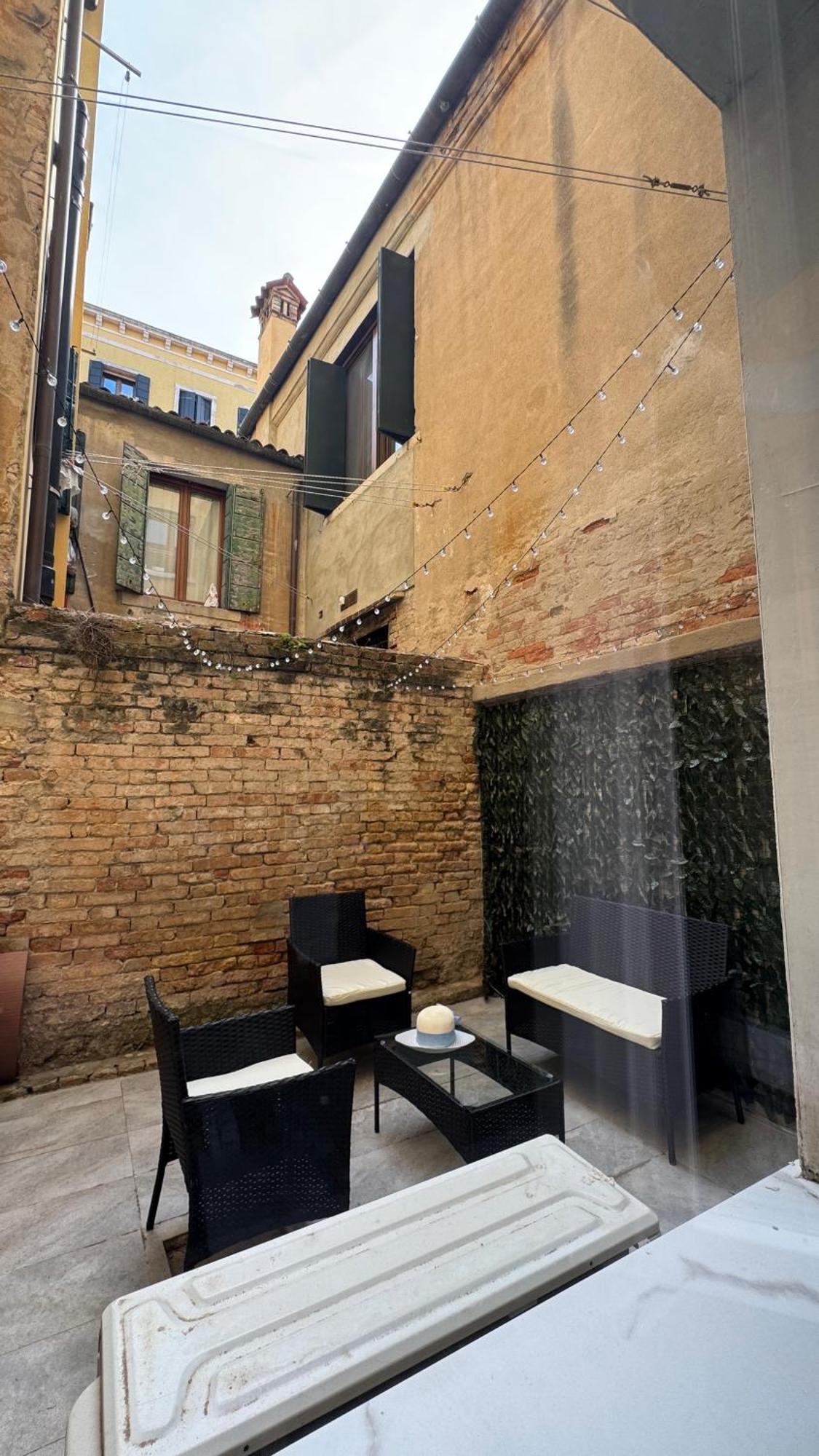 Calle De Le Pazienze Apartment *