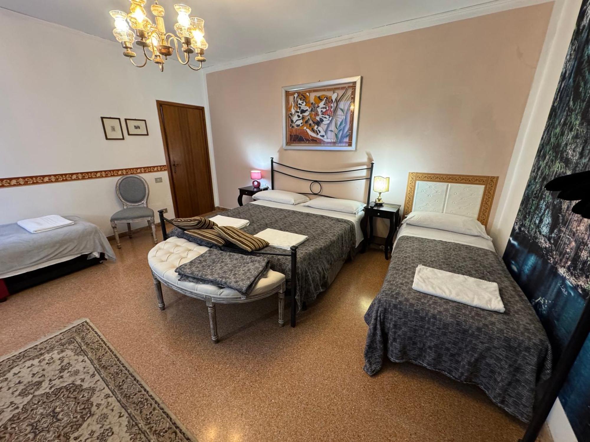 Guest house Lions Venice