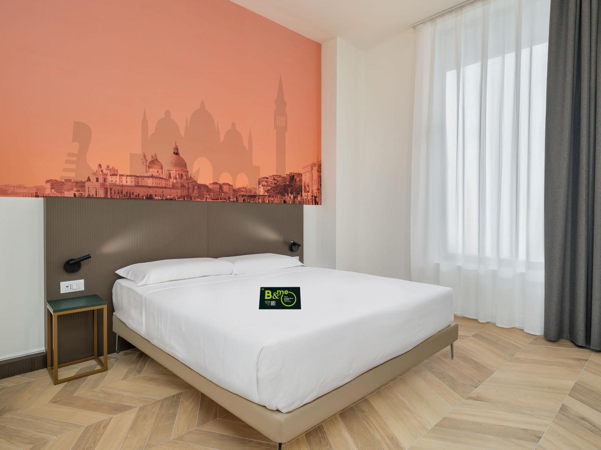 Laguna Hotel 3*