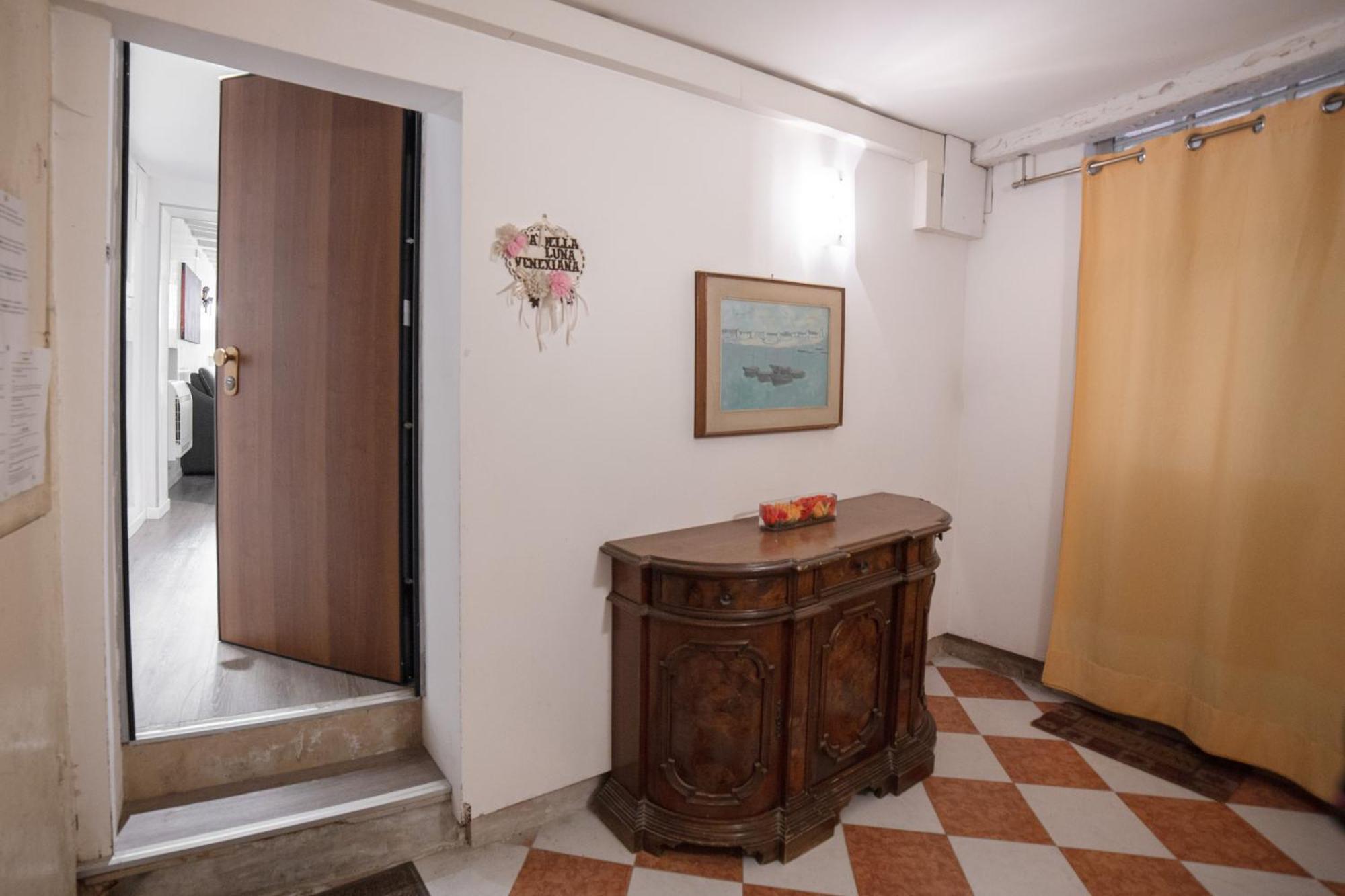 Apartment Ca Della Luna Venexiana By Venicevillas Venice