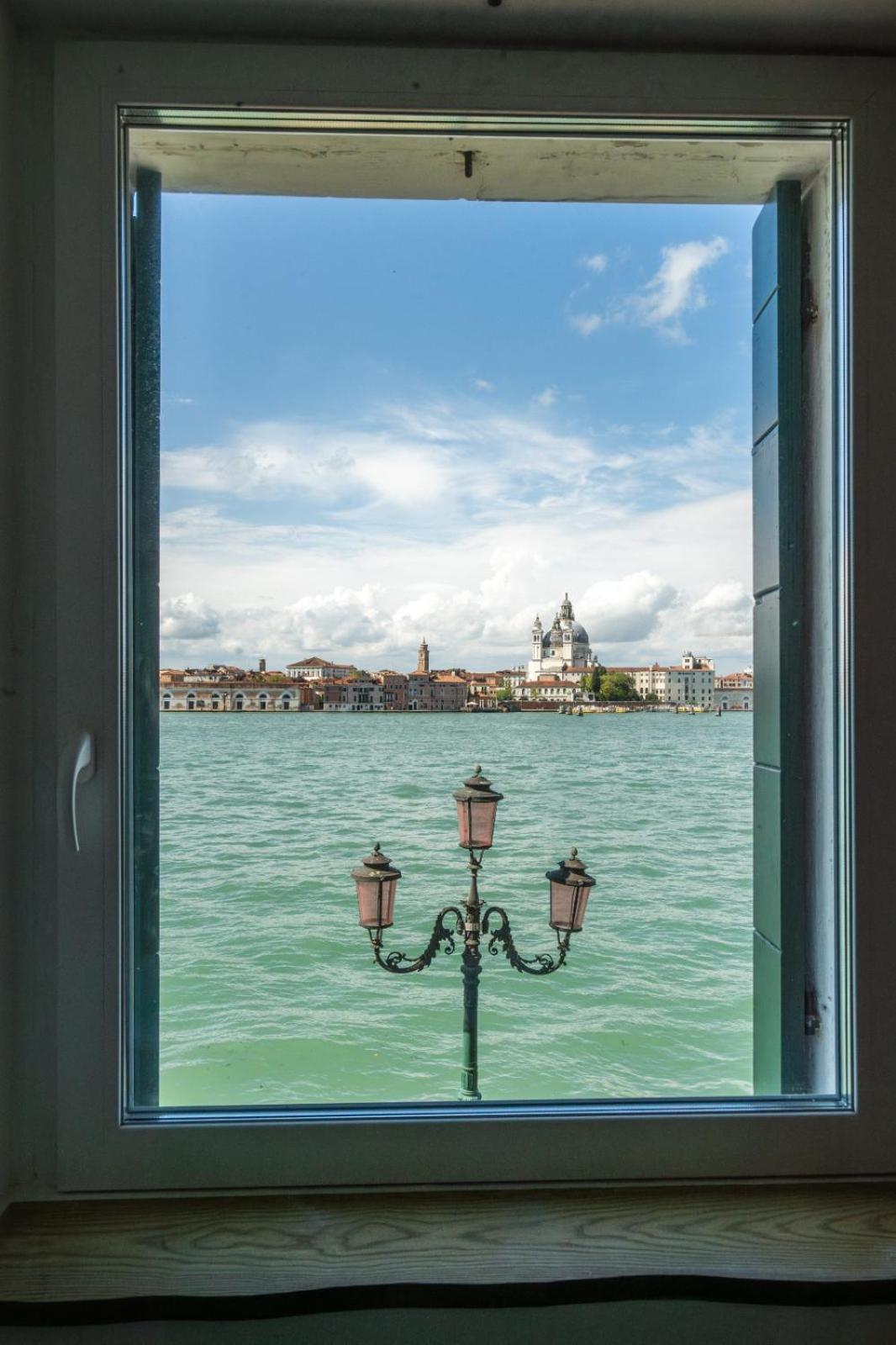 3 Windows On St Mark - Waterfront Apartment Venice