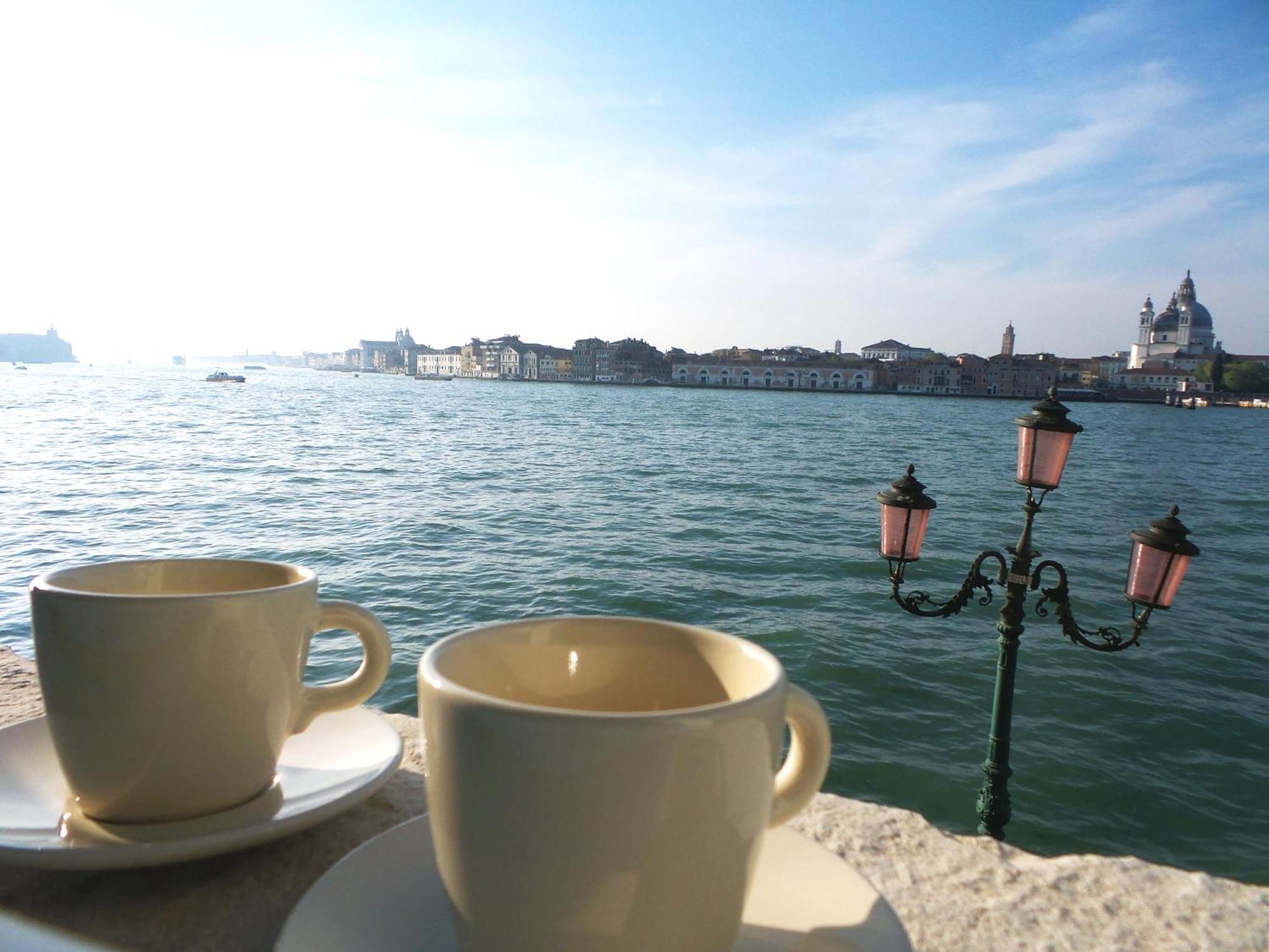 3 Windows On St Mark - Waterfront Apartment Venice
