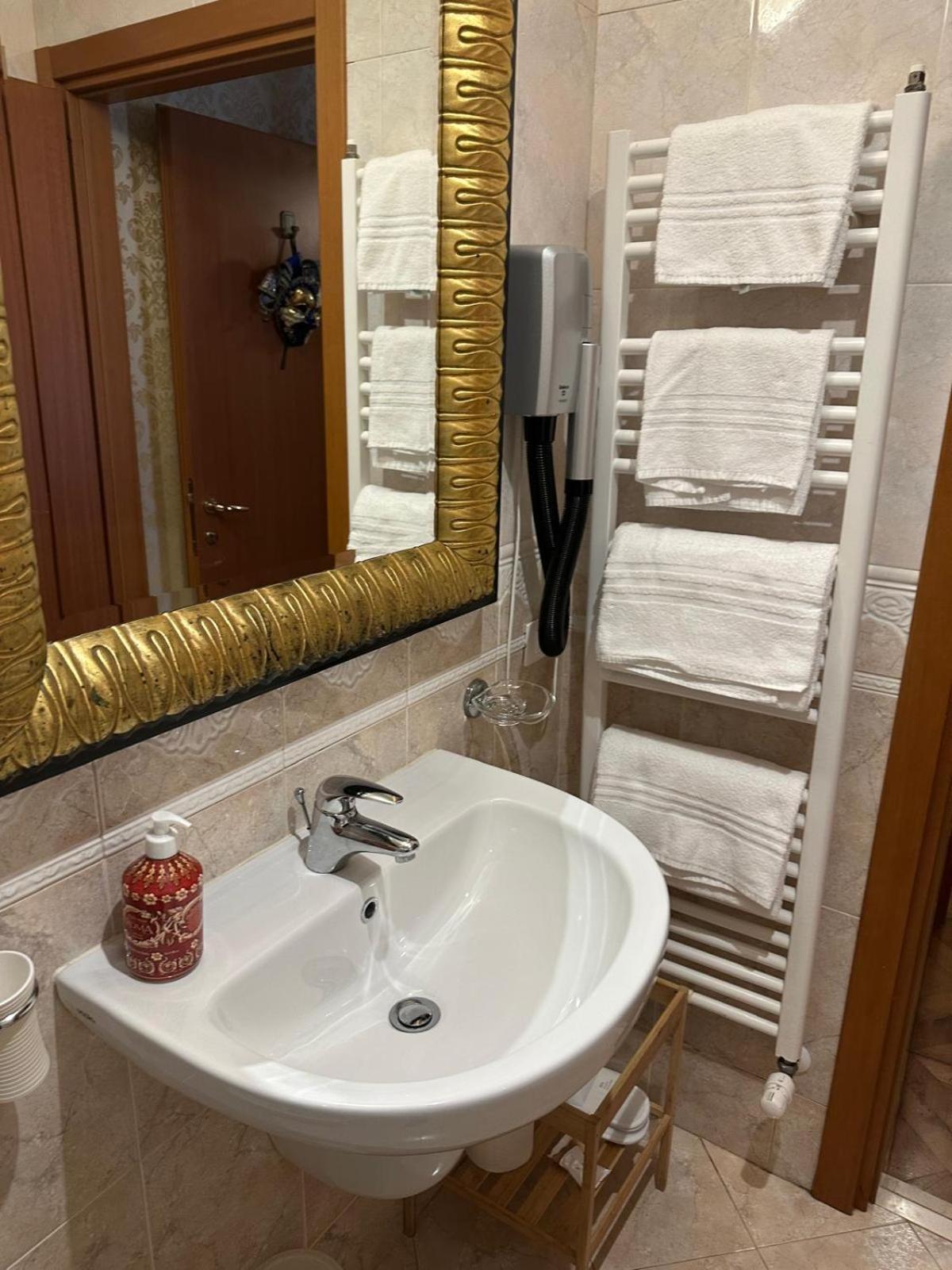 Dimora Al Doge Beato Vista Canale Bed & Breakfast 2*