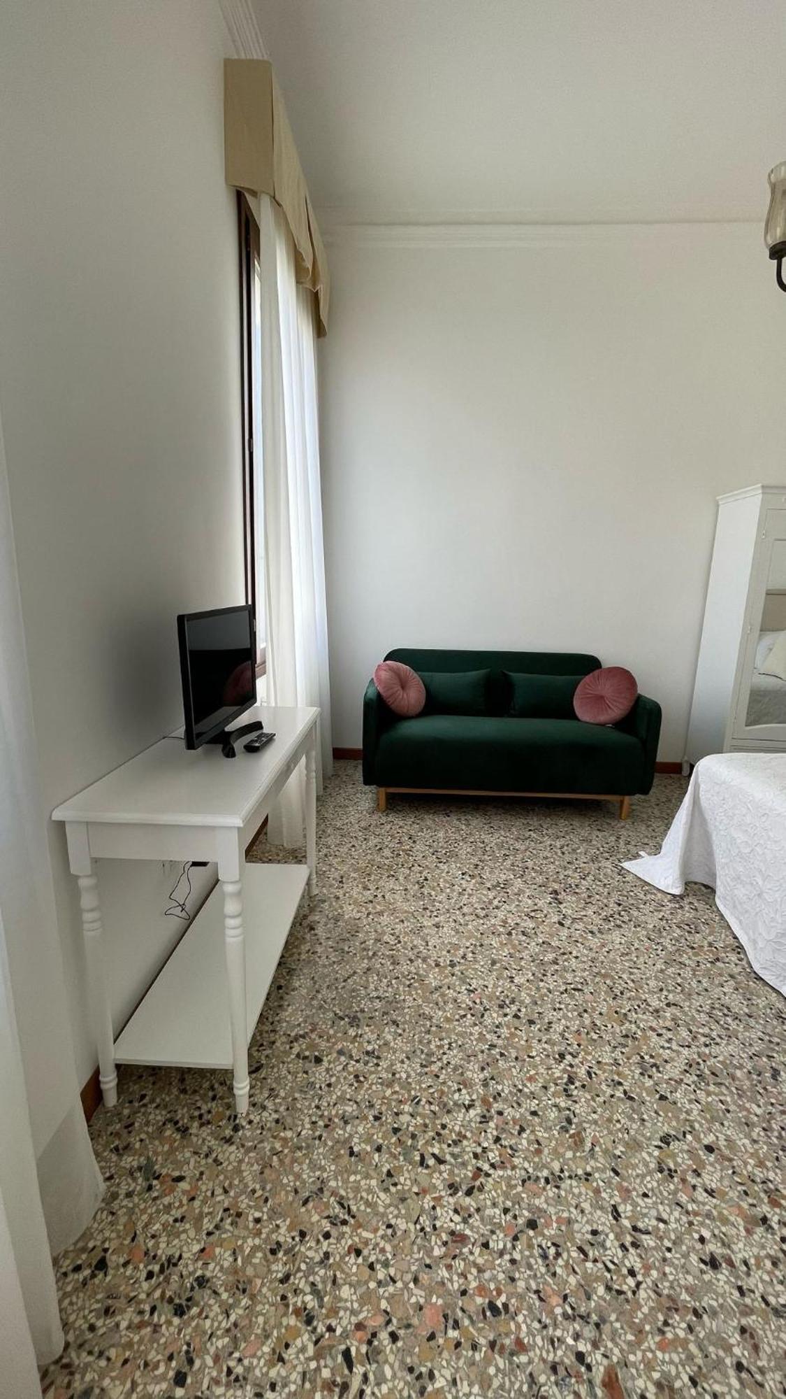 Residenza Stardust With Canal View Veneza