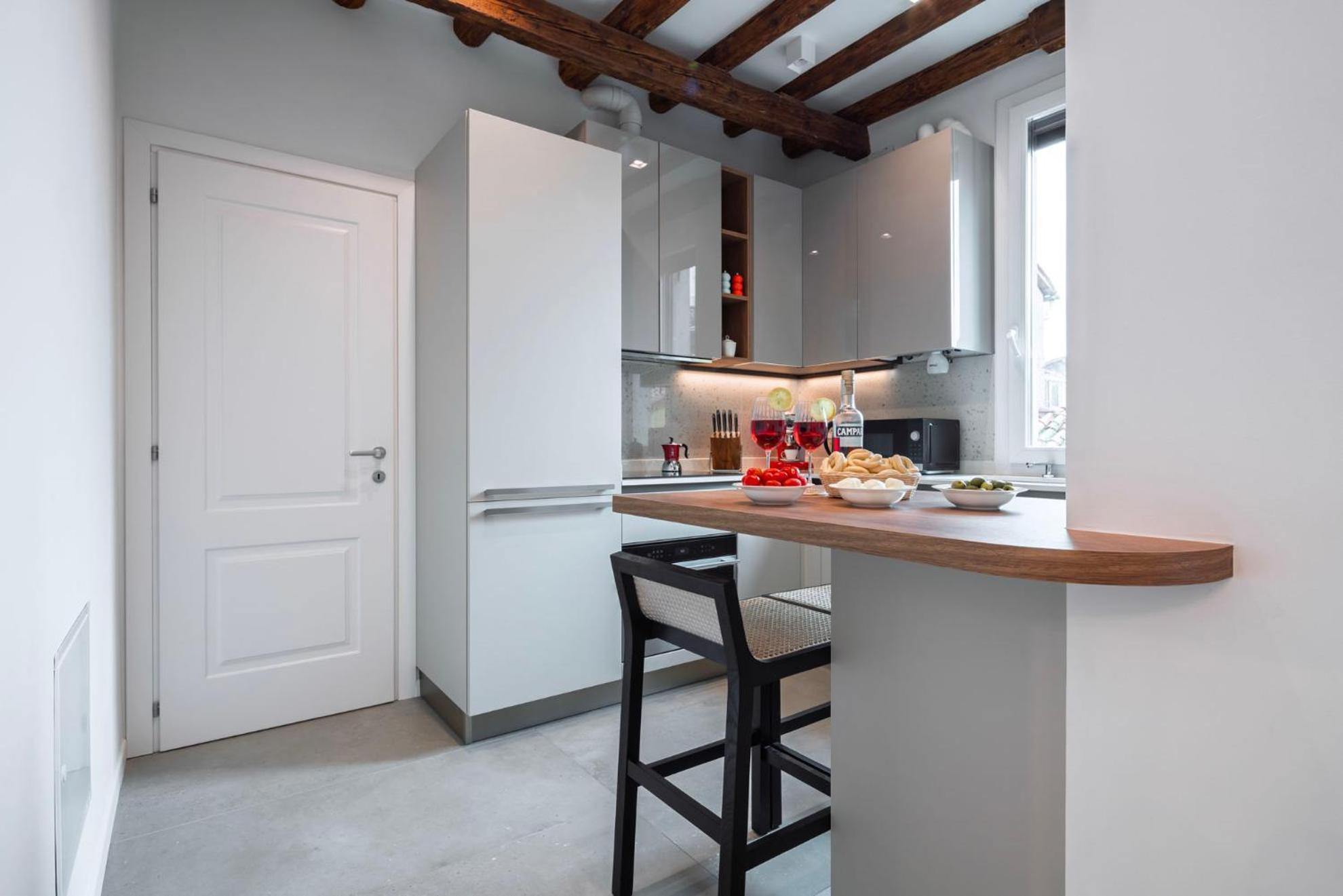 Apartment Venetian Alcove *