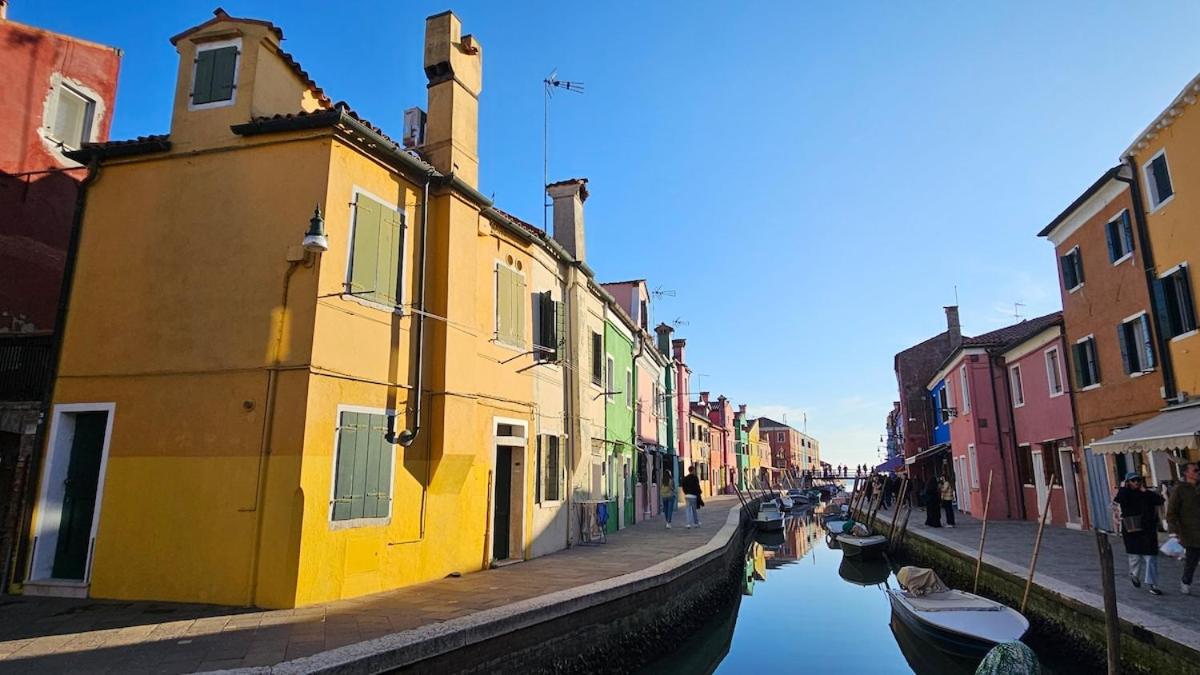 Casa Yellow Corner Burano Holiday home Venice