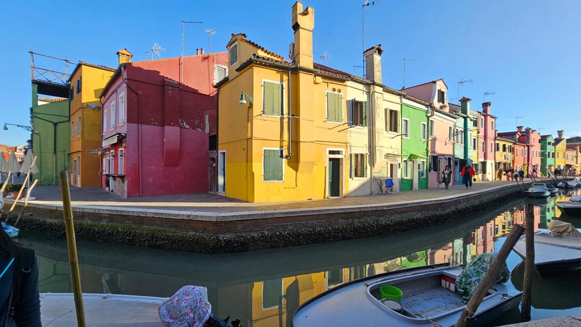 Casa Yellow Corner Burano
