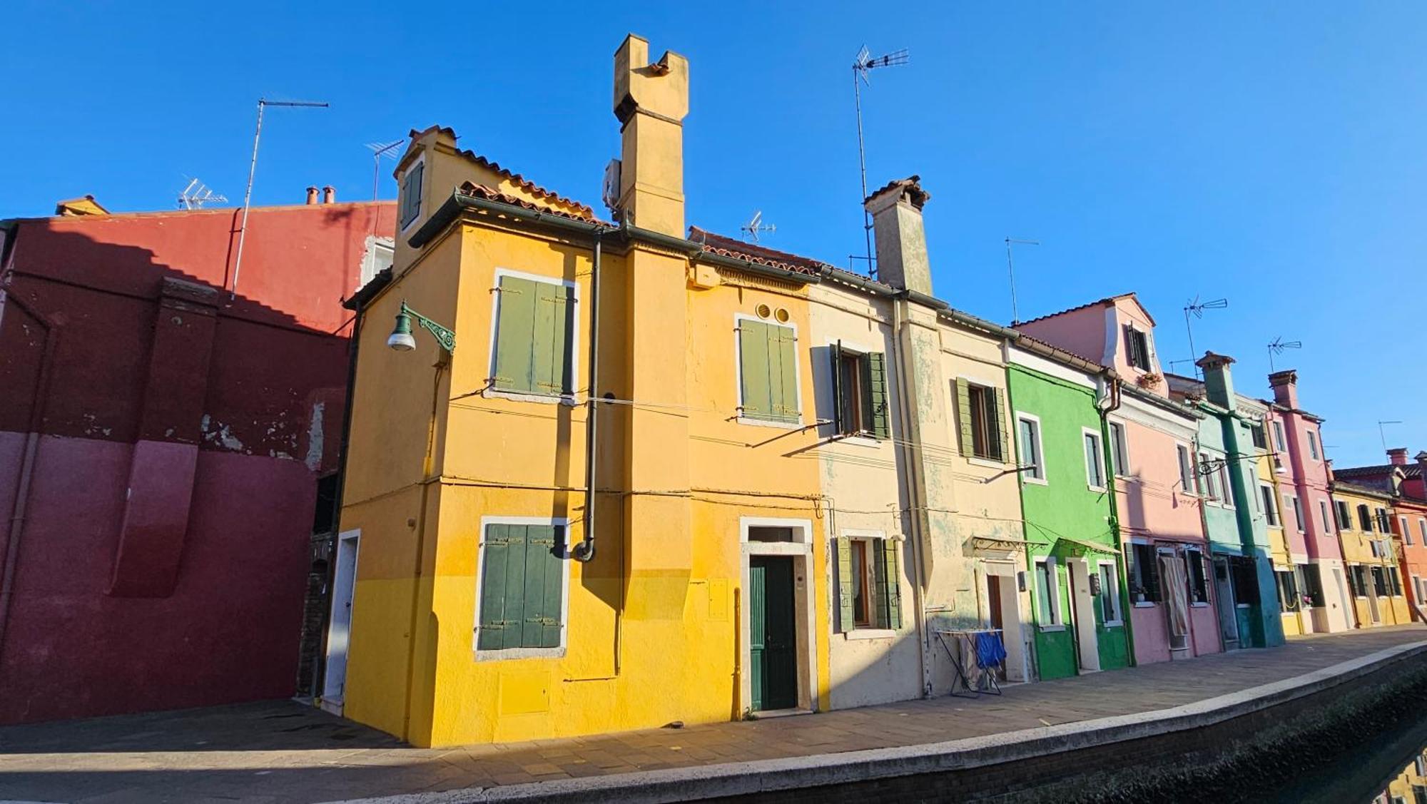 Casa Yellow Corner Burano * Venice