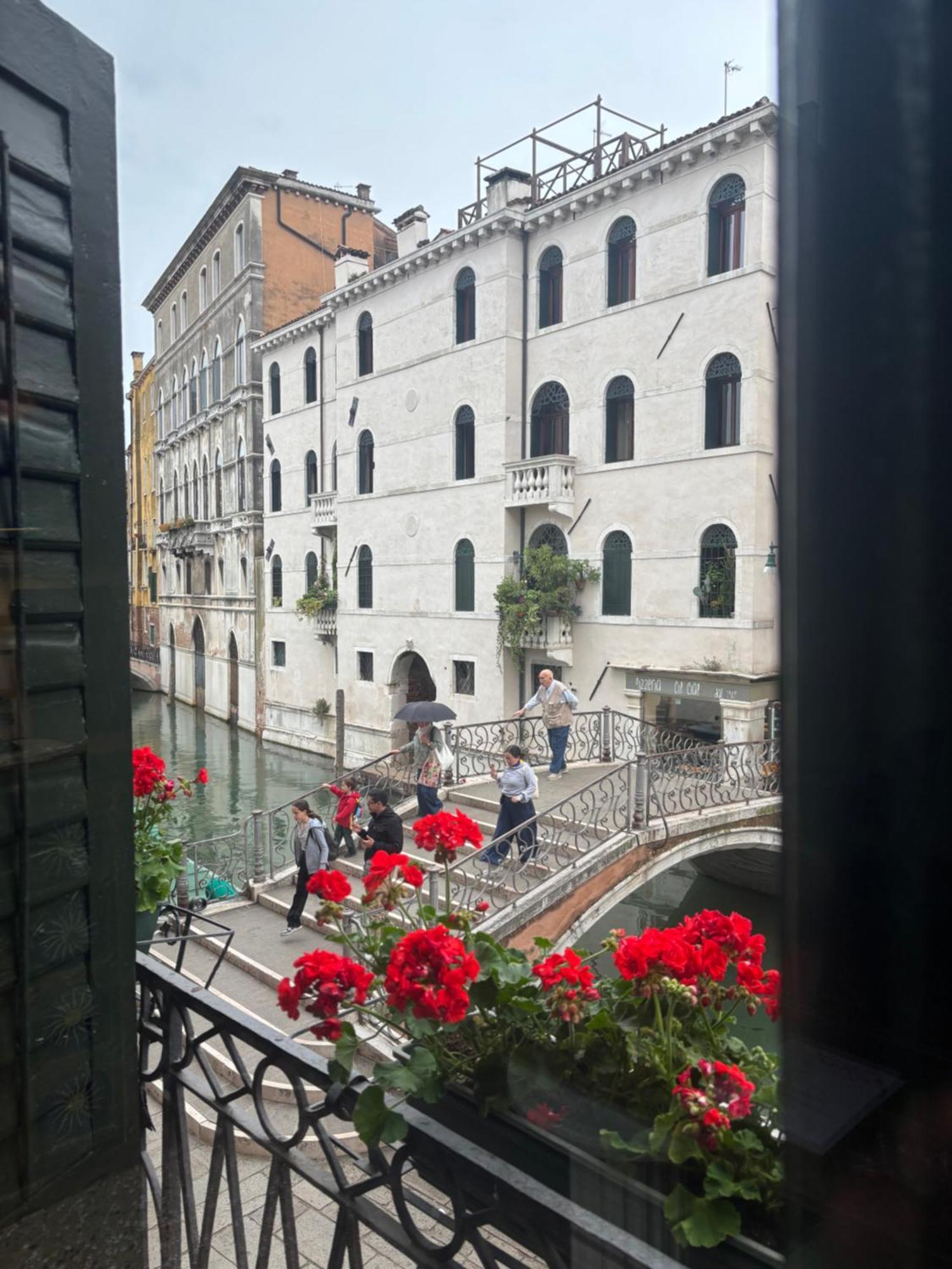 Acomodação com café da manhã  Luxury San Firmino Canal View Veneza