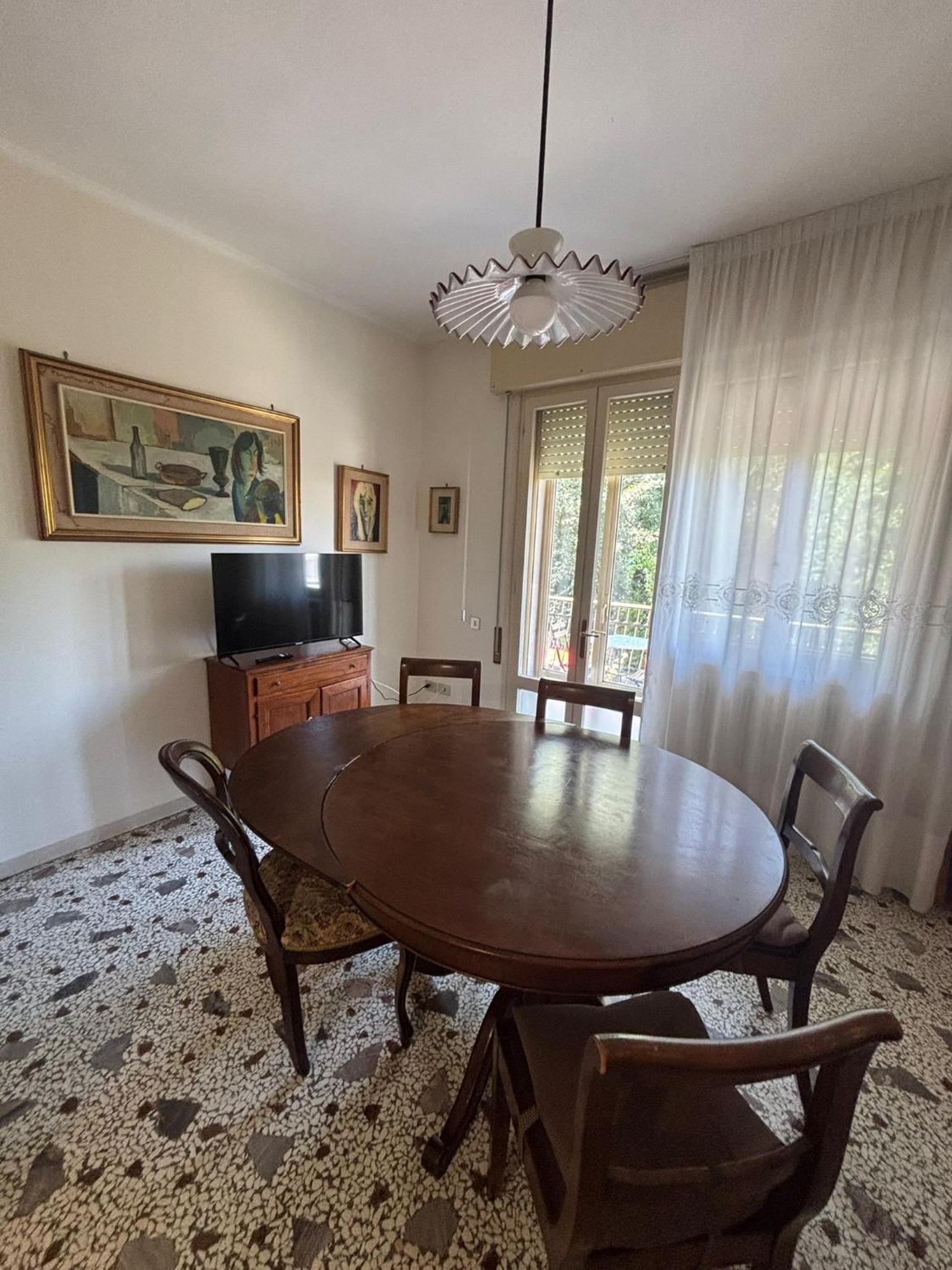House In The Park! Free Parking And Convenient To *