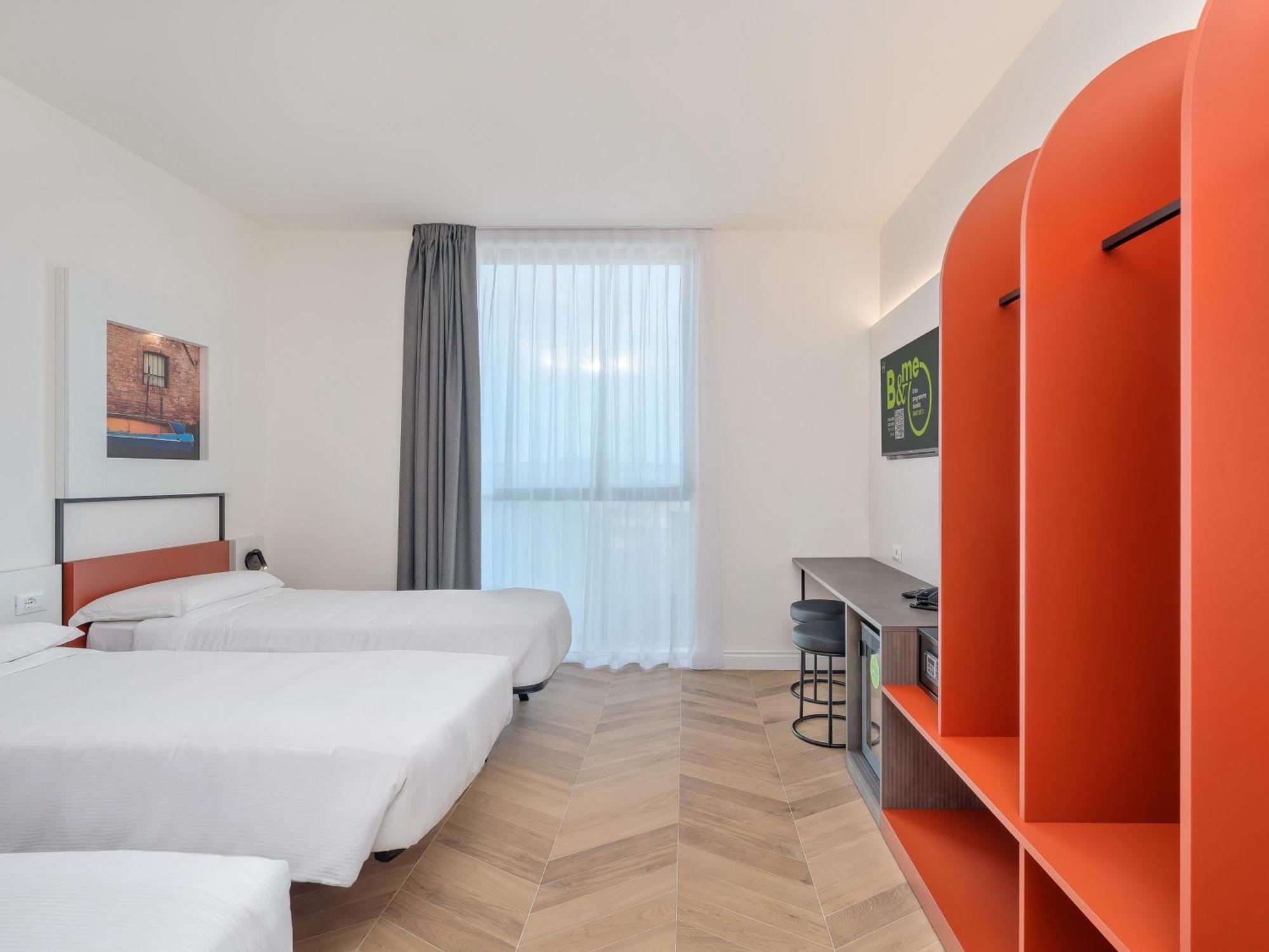 Laguna Hotel 3*