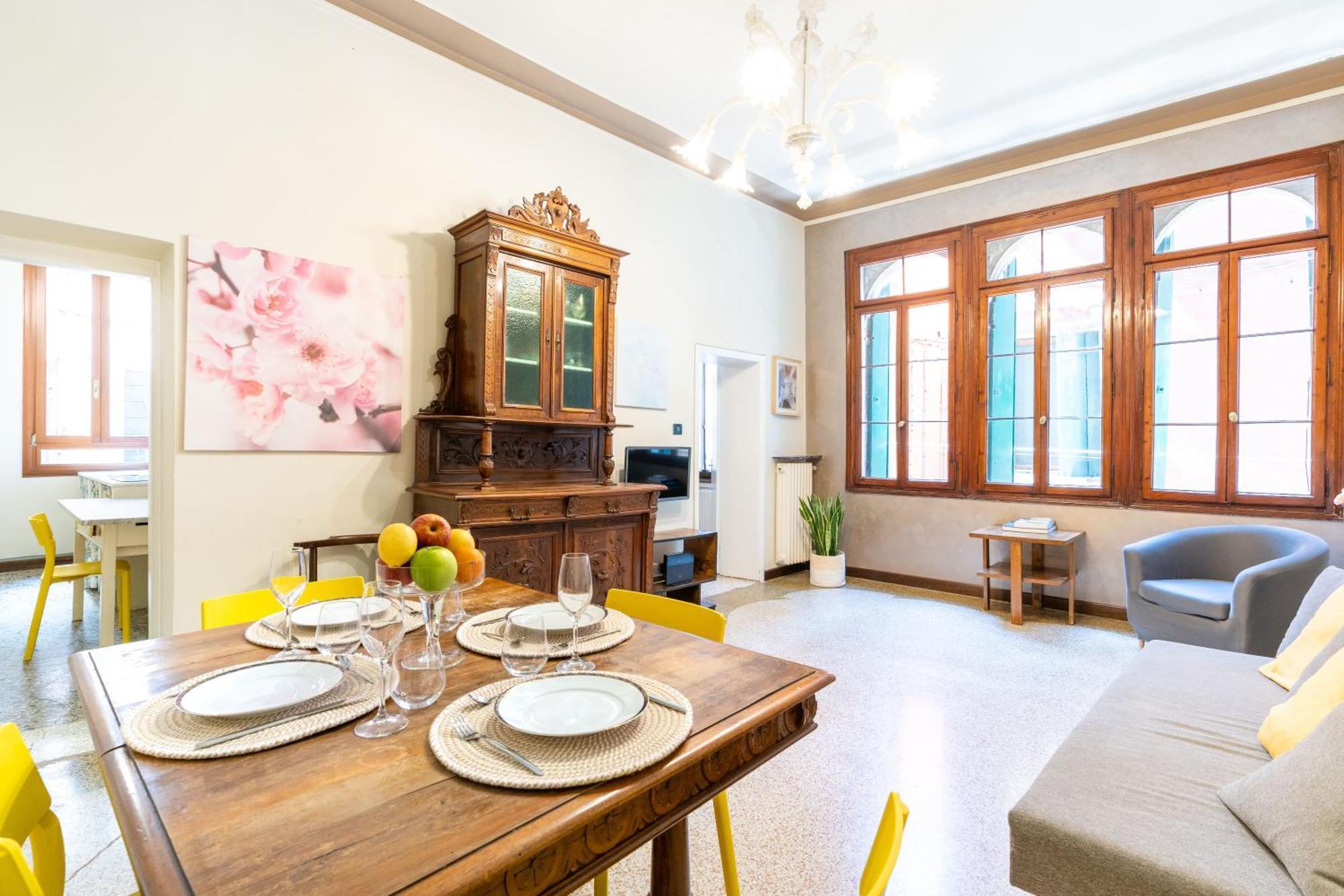 Vintage Charm & Color, And Spacious Venice