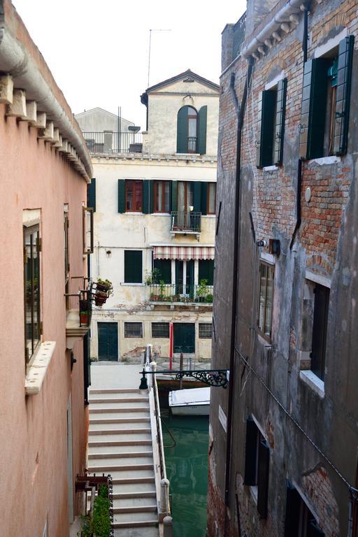 Biennale 252 * Venice