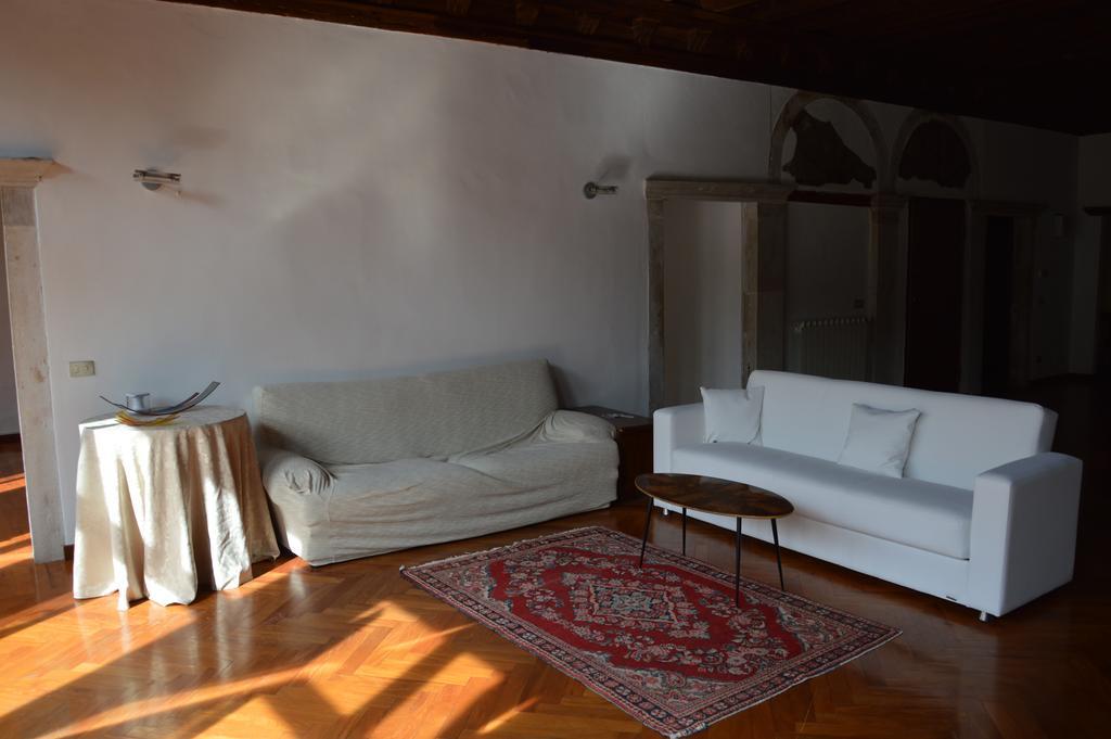 Dorso Duro Apartment *