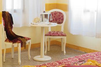 Host Hotel 2*