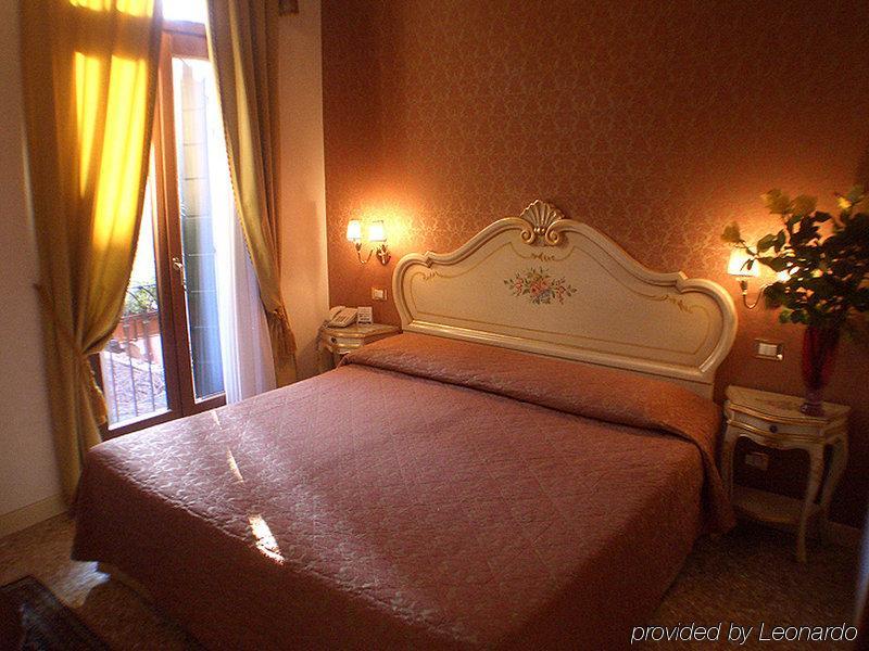 Apostoli Palace Bed & Breakfast 3*
