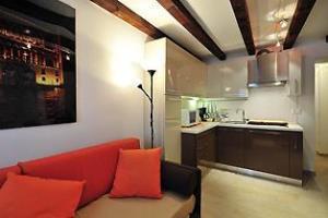 Creme Caramel Apartment *
