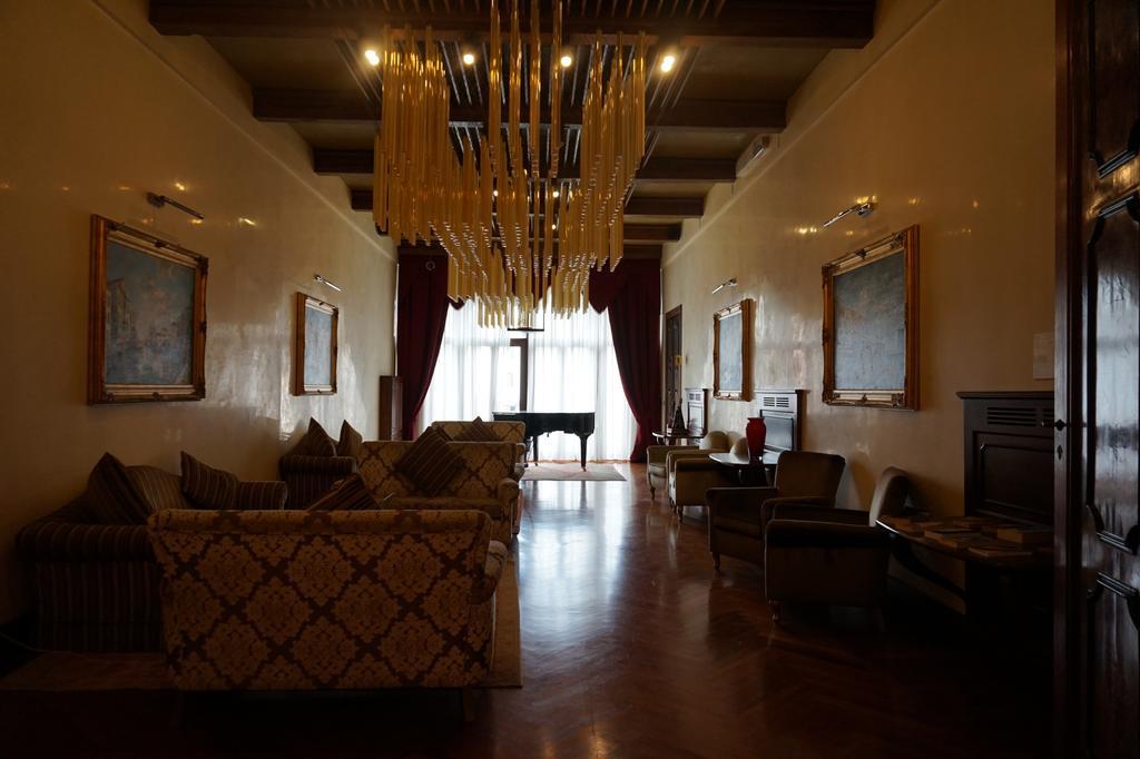 Pesaro Palace Hotel 4*