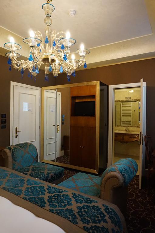 Hotel Pesaro Palace 4*