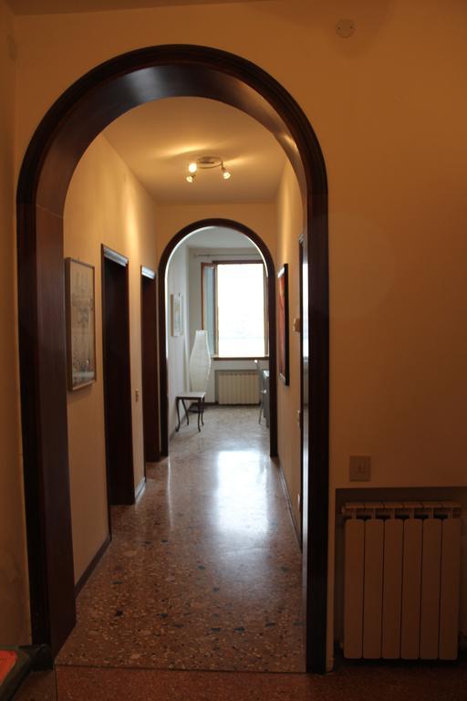 Lovely Canal View Apartment Venice