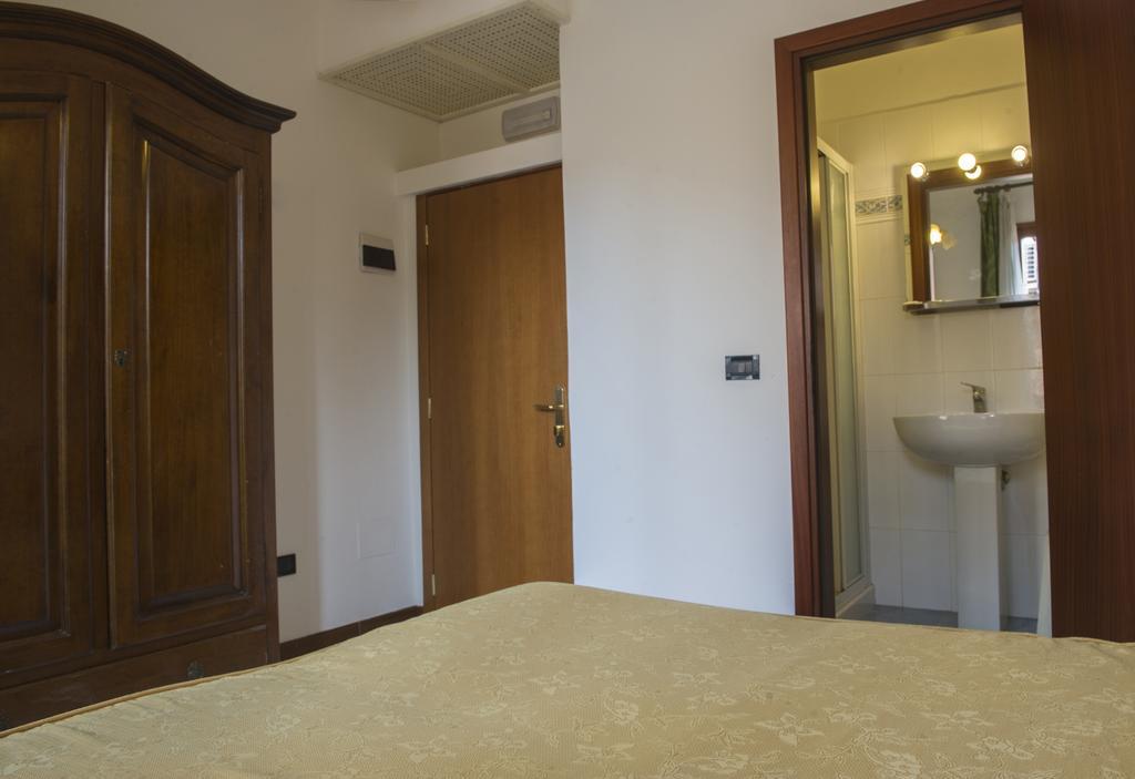 Hotel Iris