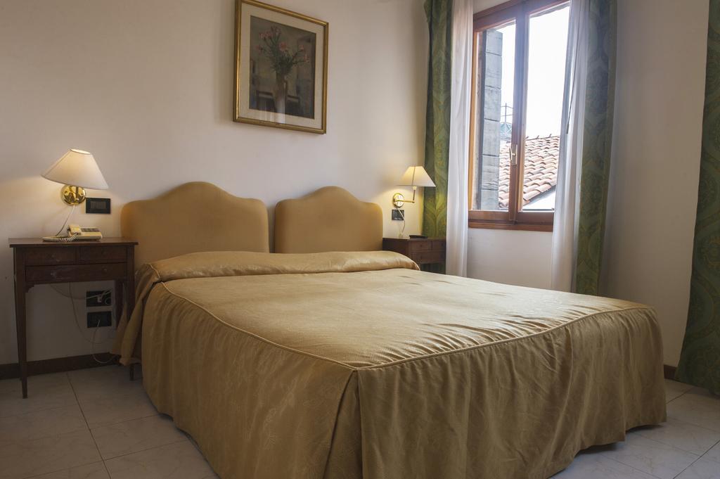 Hotel Iris 2*