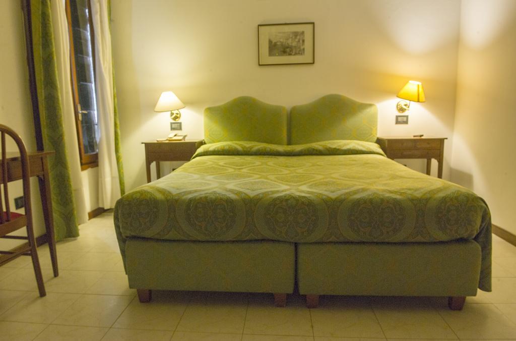 Hotel Iris 2*