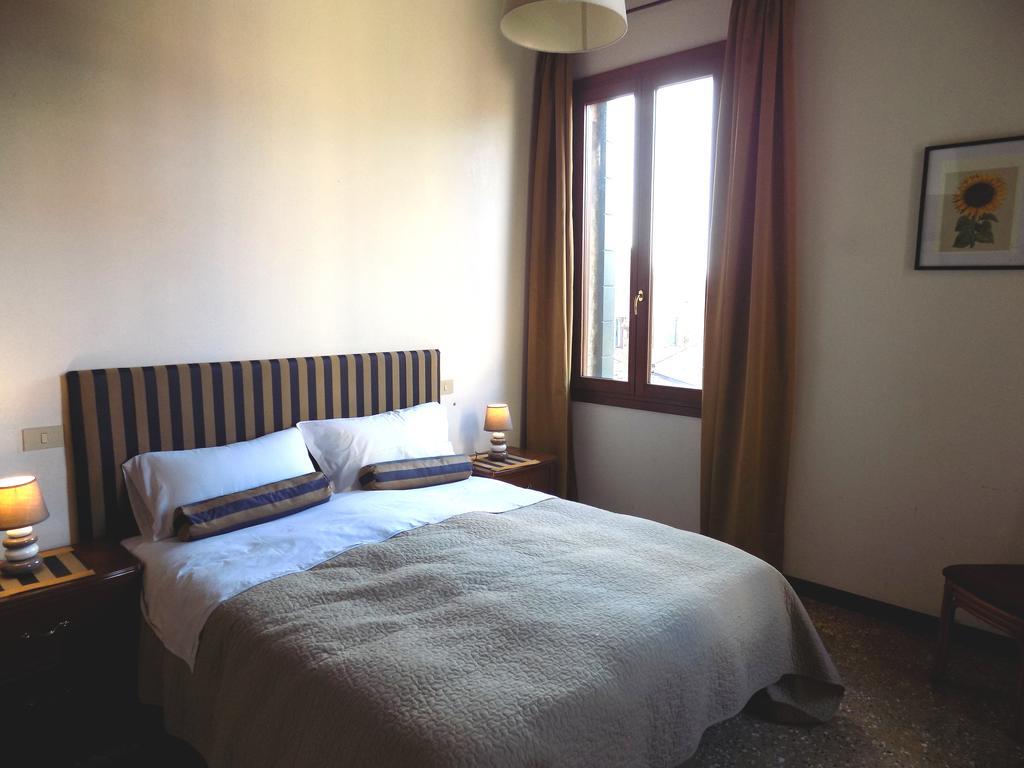 San Trovaso Apartment Venice