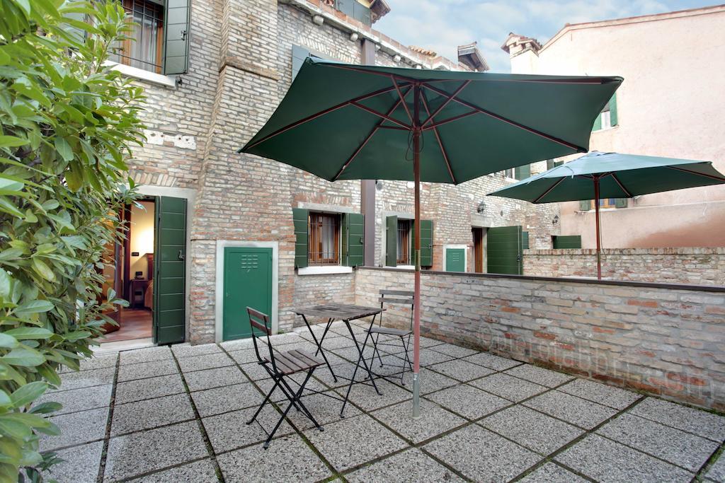 Apartment Garden Houses