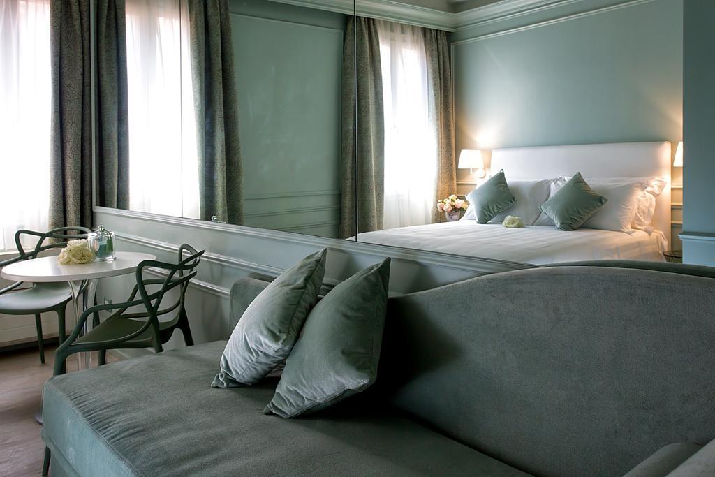 Aquamare, Boutique Venice