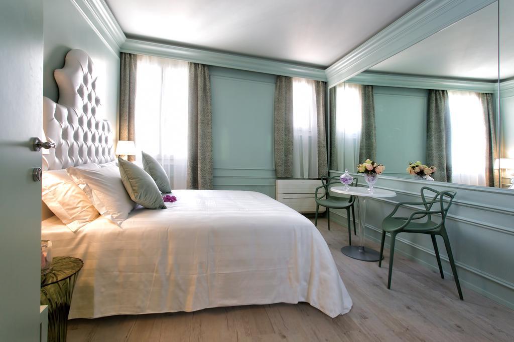 Aquamare, Boutique
