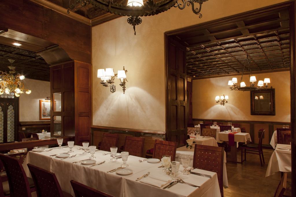 Hotel Saturnia & International