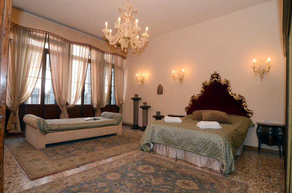 Calle Dei Botteri Venice