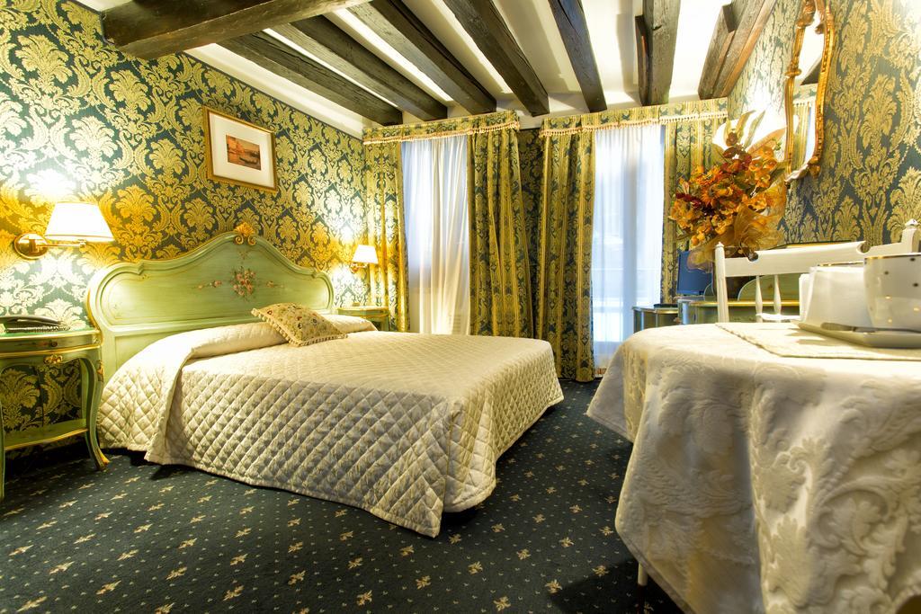 Bed & Breakfast Ca' Della Loggia Venice