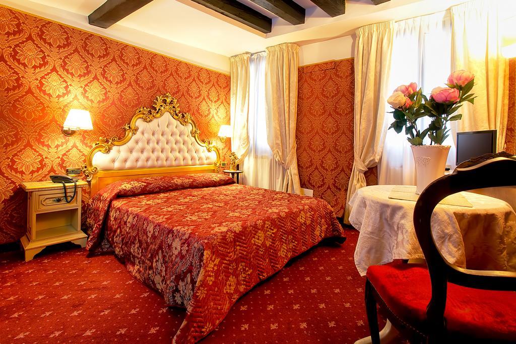 Bed & Breakfast Ca' Della Loggia Venice