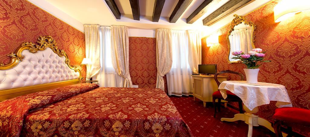 Bed & Breakfast Ca' Della Loggia Venice