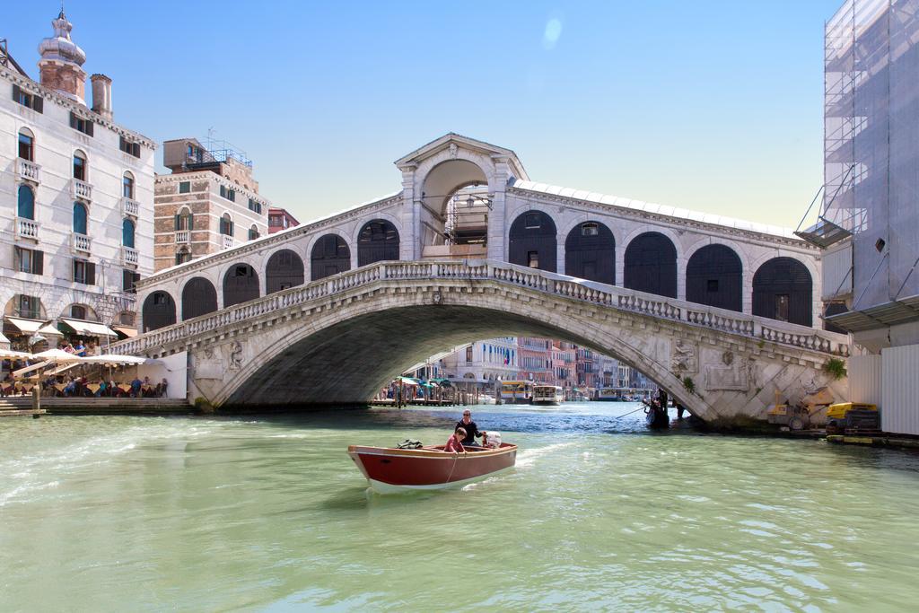 Aquamare, Boutique Venice