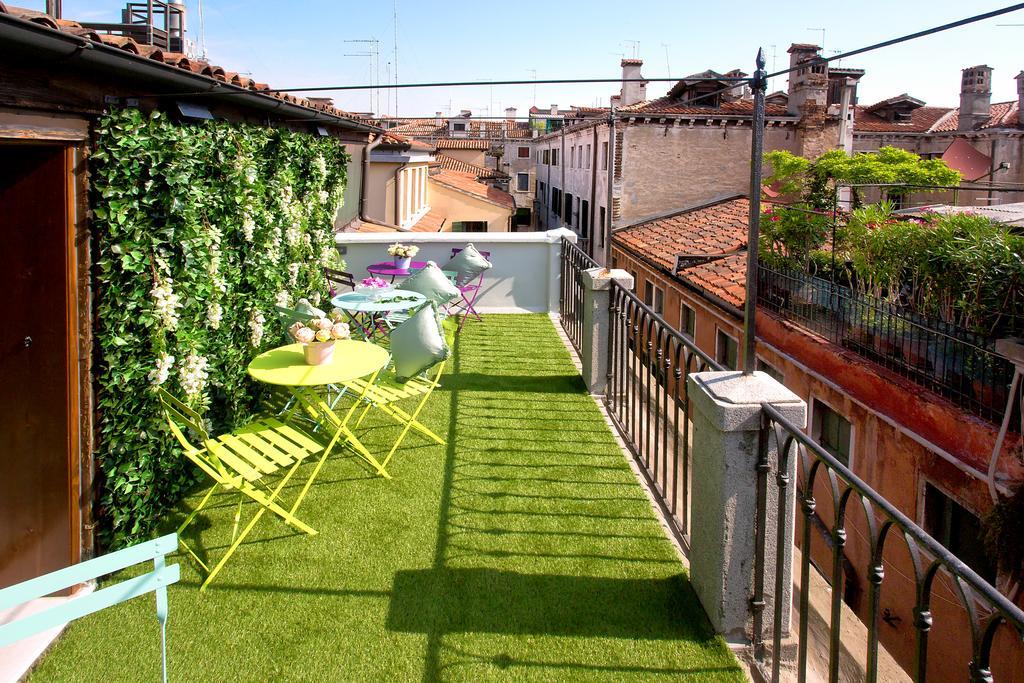 Aquamare, Boutique Venice