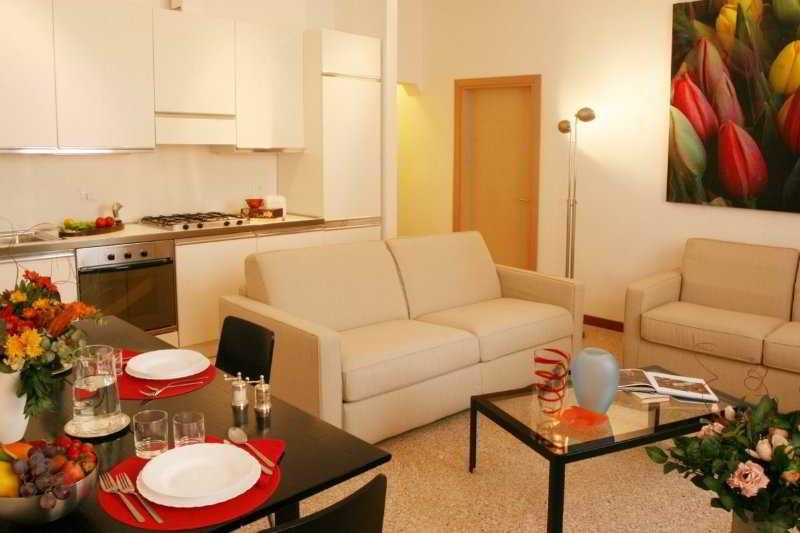Ca' Foscolo Aparthotel 2*
