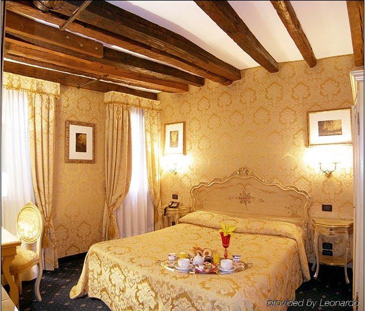 Noemi Hotel