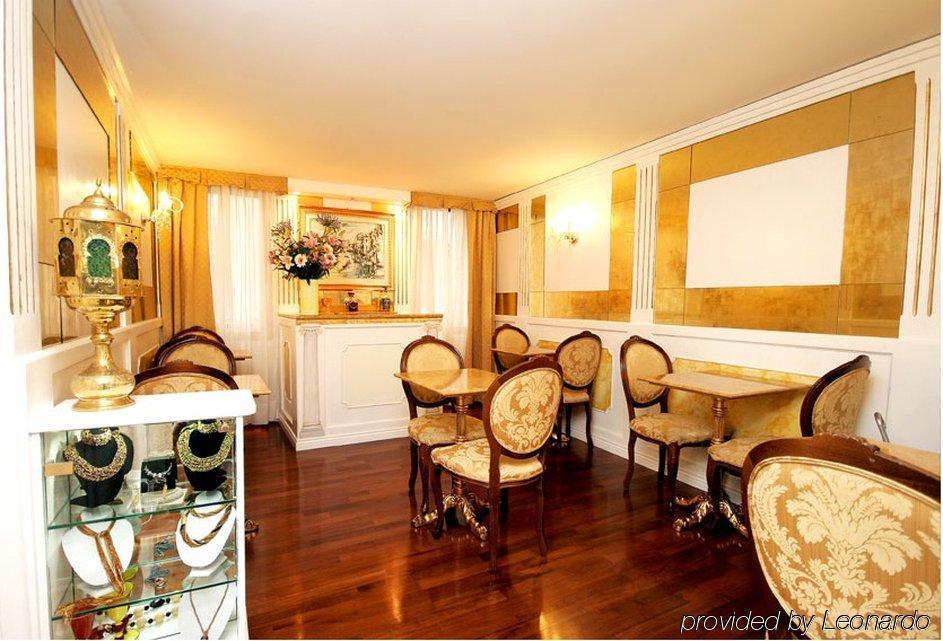 Noemi Hotel 3*