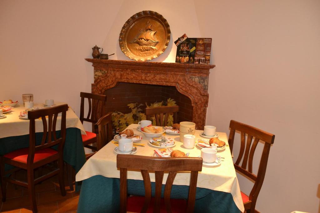 Canada Hotel 2*
