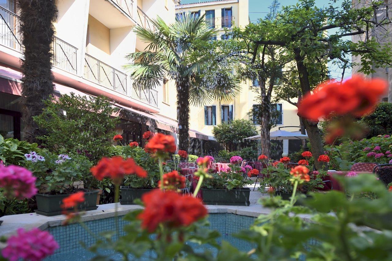 Hotel Amadeus 4*