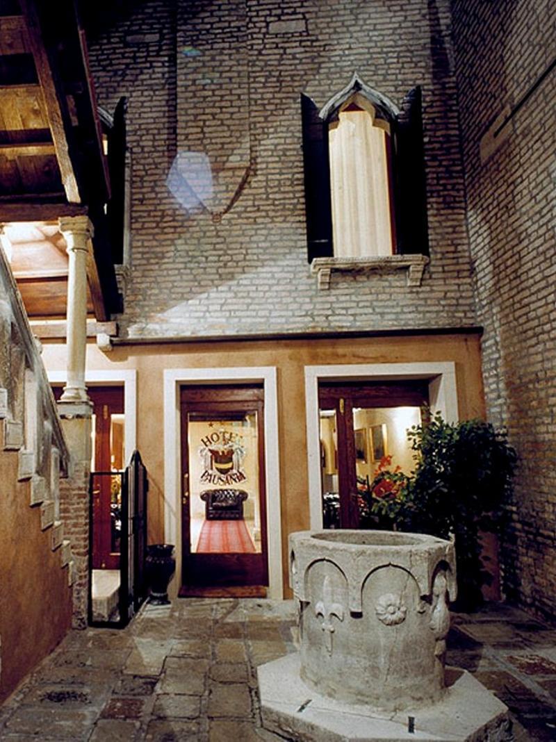 Pausania